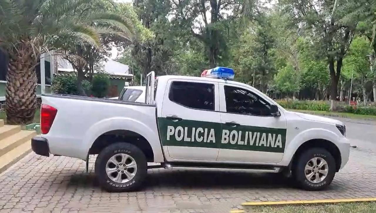 En Tarija se arrestó a tres personas y se retuvo ocho vehículos por incumplimiento al Auto de Buen Gobierno