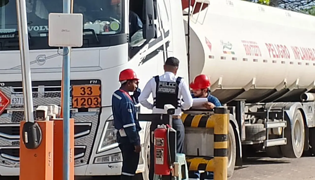 Cuatro arrestados deja el allanamiento en la refinería de Palmasola