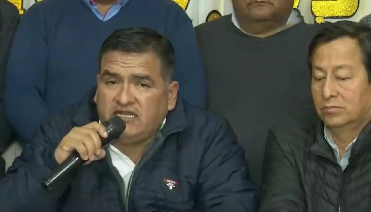 Transporte cruceño “no acatará paro nacional” y pide la “renuncia de Arce” si hasta el martes no hay solución a la falta de combustible