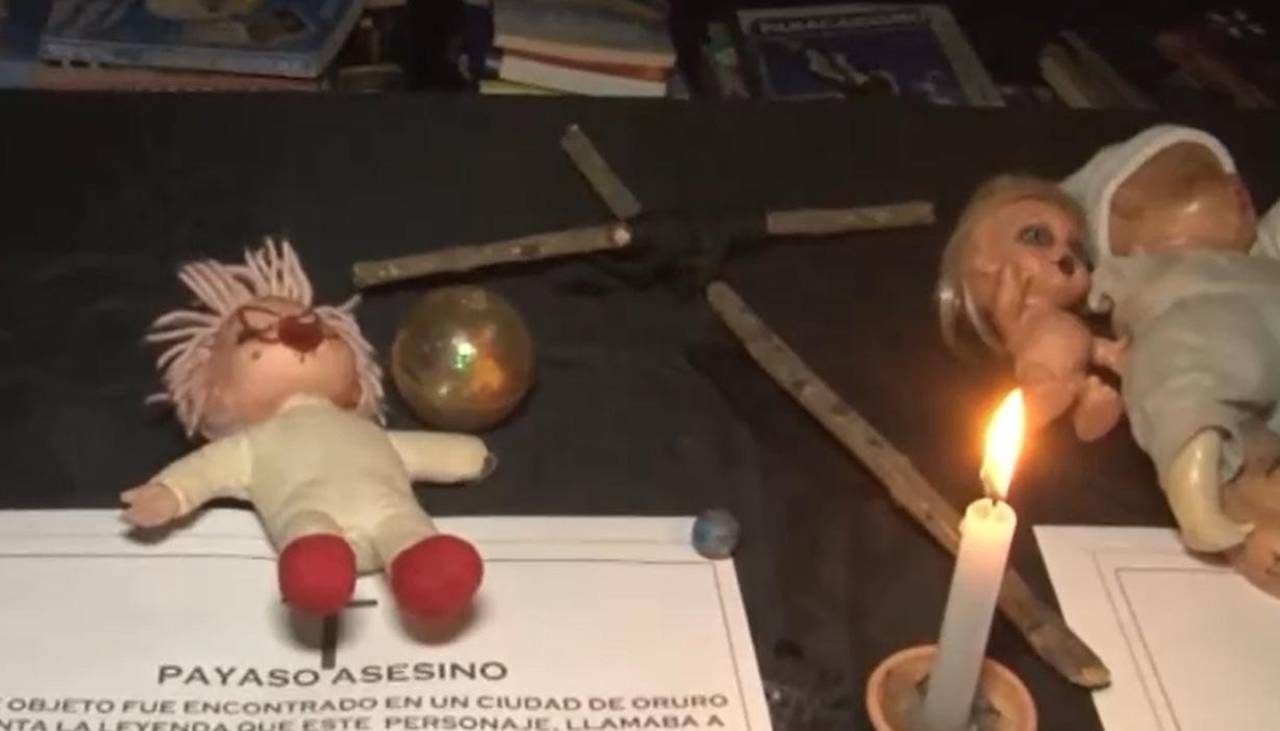 Muñecas, cuadros, juguetes poseídos: Una exposición en Cochabamba muestra “objetos embrujados”