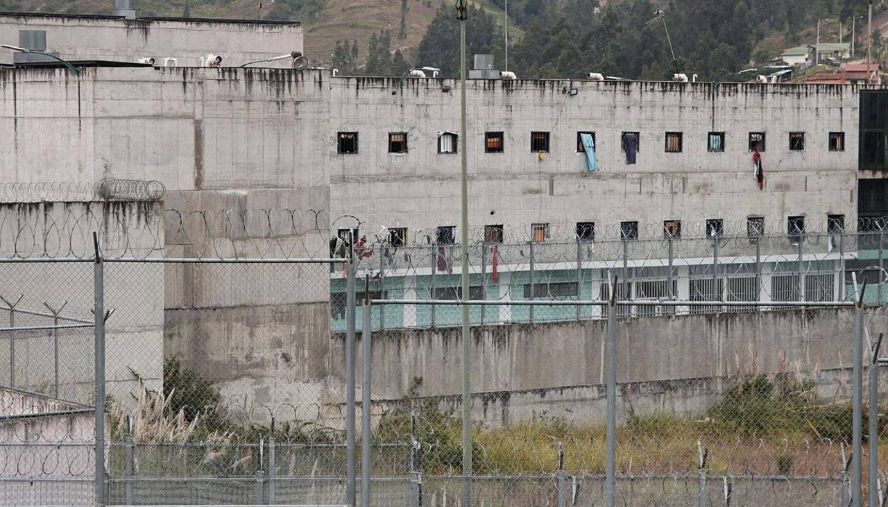 Al menos ocho presos muertos y diez heridos en dos nuevas masacres en cárceles de Ecuador