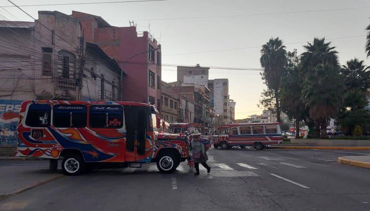 Educación determina clases a distancia en La Paz y Cochabamba ante el paro de transporte