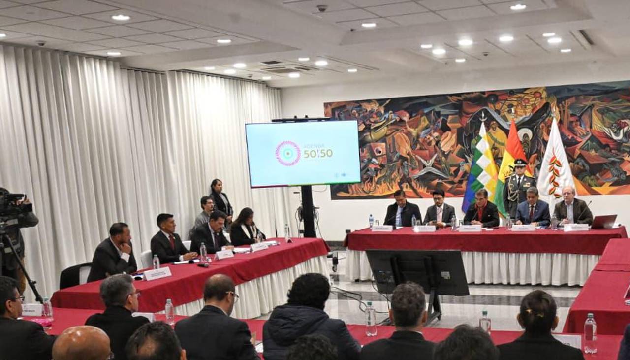 Reunión Paz - alcaldes: Santa Cruz y La Paz hacen conocer sus propuestas económicas