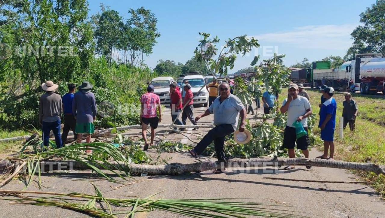 Yapacaní anuncia bloqueo en la vía Santa Cruz - Cochabamba exigiendo la ejecución de proyecto de electrificación 