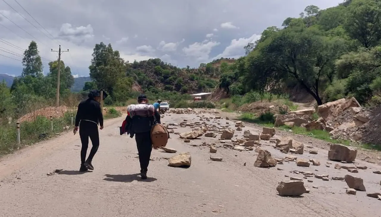 Gobierno estima que el turismo pierde Bs 3,8 millones al día por los bloqueos y los califica de “letales” 