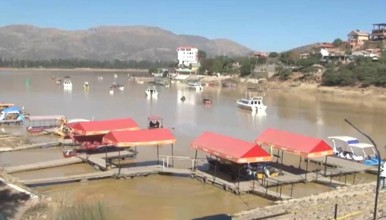 Bajo nivel del agua de la represa de La Angostura preocupa a regantes de Cochabamba