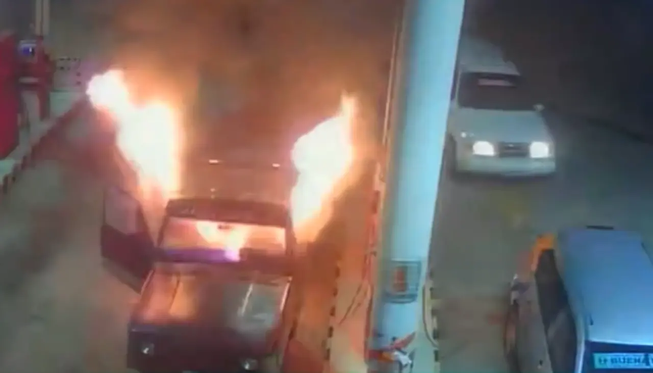 Video: Así fue la explosión que se produjo en un vehículo tras cargar gas en un surtidor
