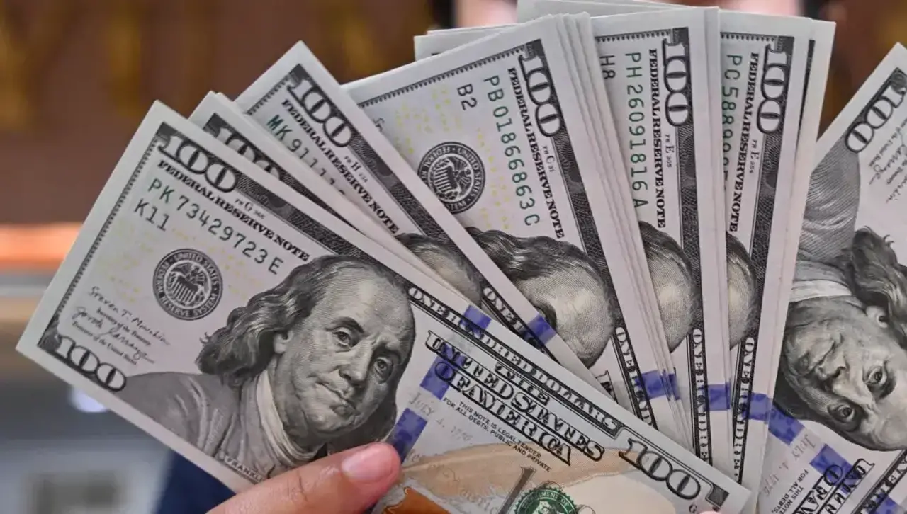 Hombre ganó la lotería usando las edades de sus nietos como números de la suerte