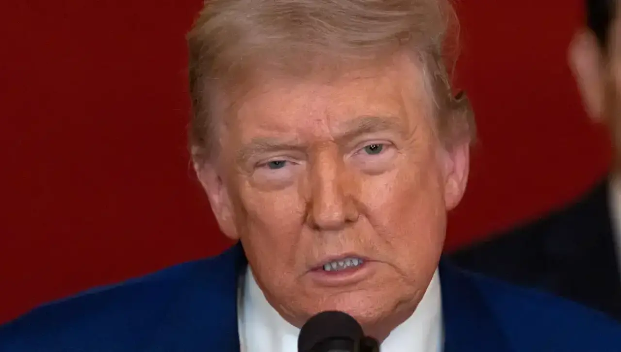 Trump asegura que EEUU tiene una “flota enorme” dirigiéndose a aguas cercanas a Irán