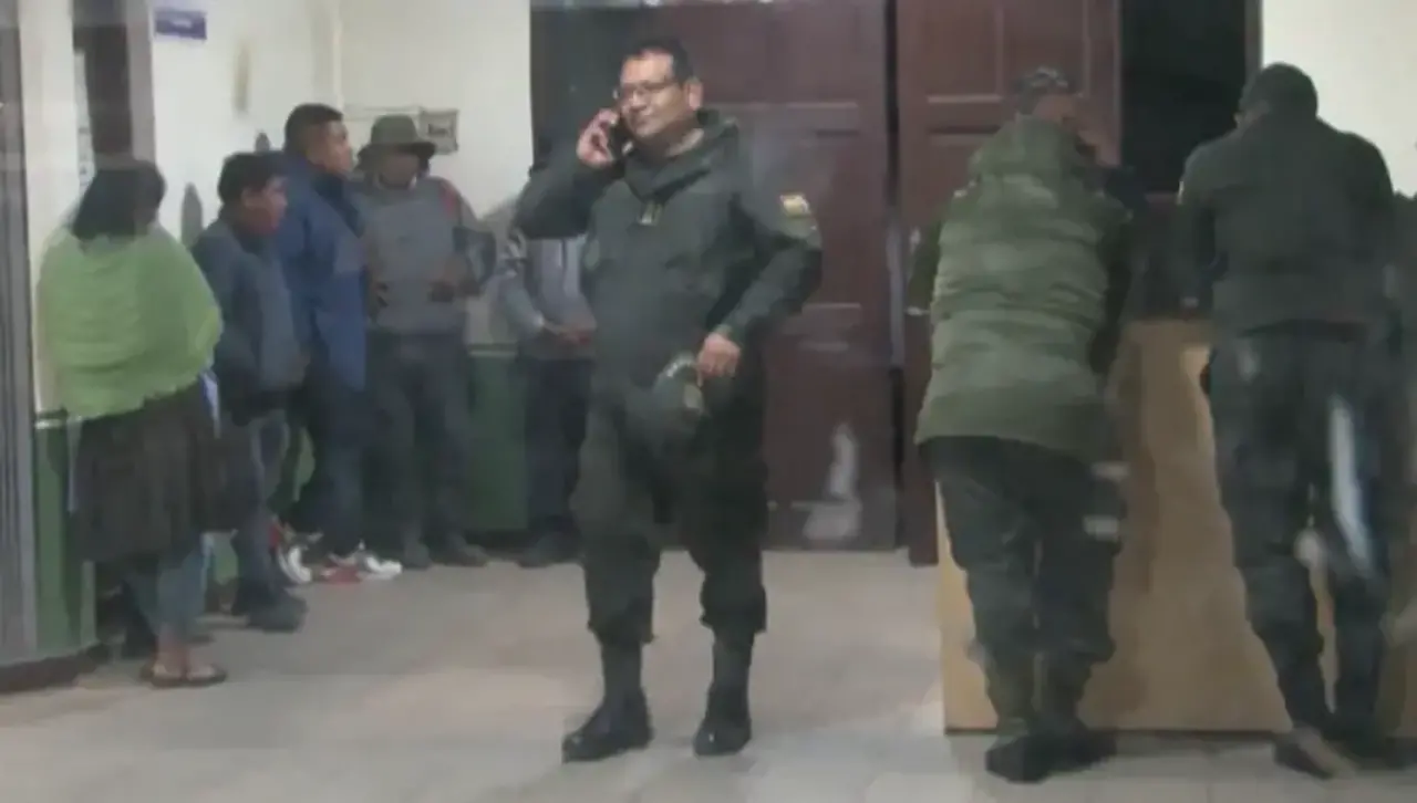 Dictan sentencia a 15 bloqueadores en Tarata por daños ocasionados en la infraestructura vial