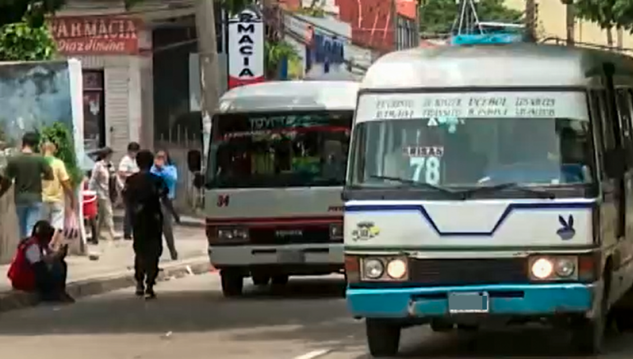 Unión Juvenil Cruceñista rechaza anuncio de incremento en el pasaje del transporte urbano 