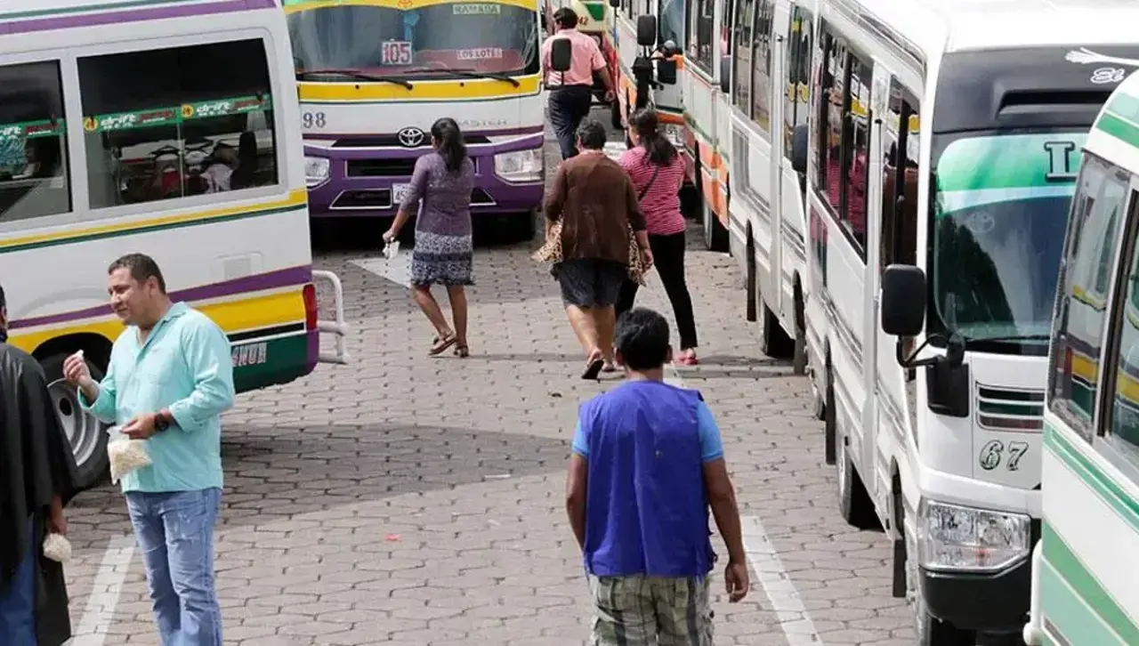 ¿Habrá paro de micros este lunes y martes en Santa Cruz?: Esto dice la dirigencia del sector