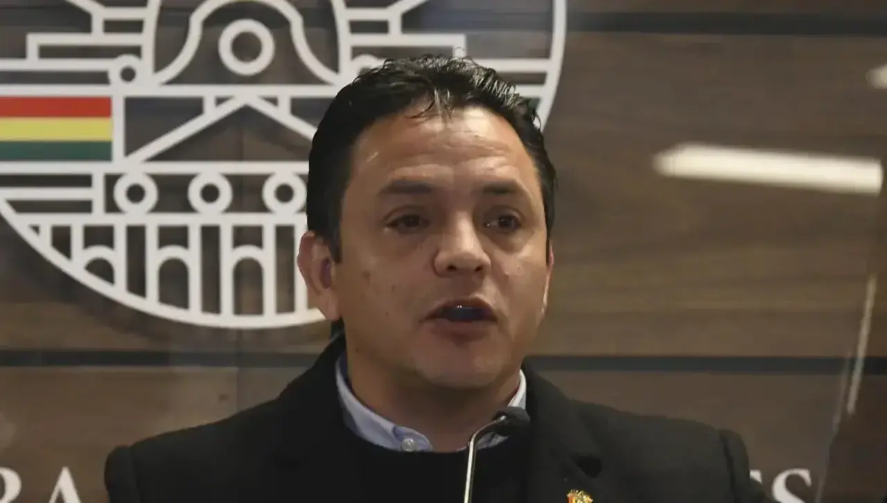 Jefe de bancada de Creemos pide reponer las interpelaciones de ministros para aprobar los créditos