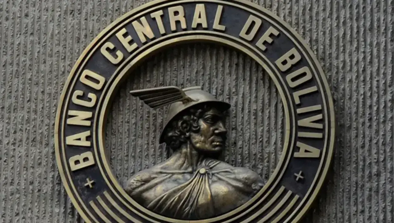 Espinoza afirma que con el DS 5503 el BCB amplió casi $us 500 millones su liquidez