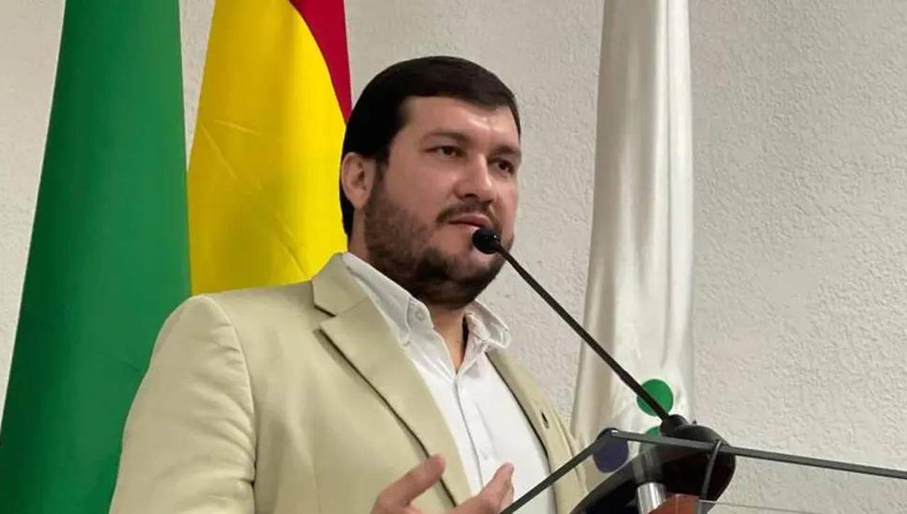 Presidente cívico cruceño insta a los micreros a salir a las calles a trabajar