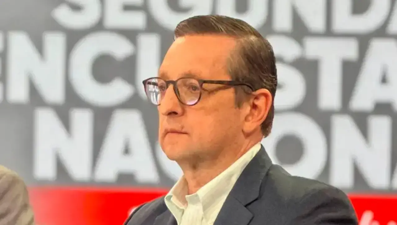 Sin acuerdo con el FMI y reformas estructurales seguirá la presión sobre el dólar, señala Óscar Ortiz