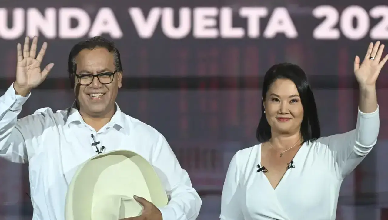 Sánchez afirma que respetará resultados electores en Perú y pide a Fujimori hacer lo mismo