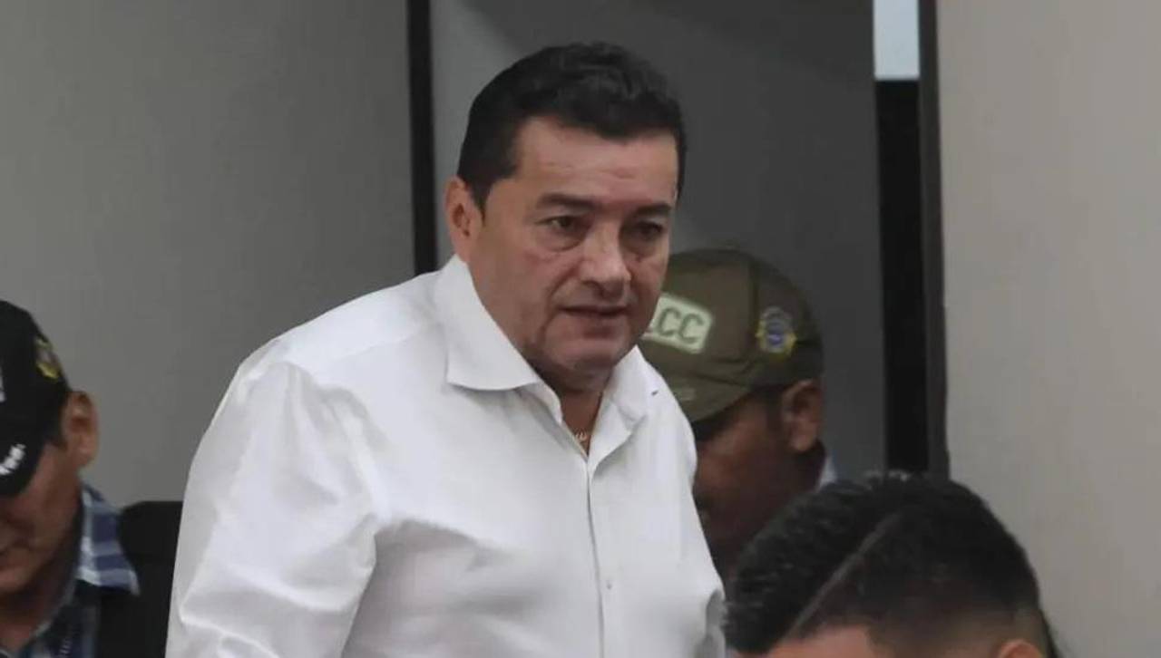 Justicia deja salir a Jhonny Fernández de la cárcel y dicta fianza y arresto domiciliario con permiso para trabajar