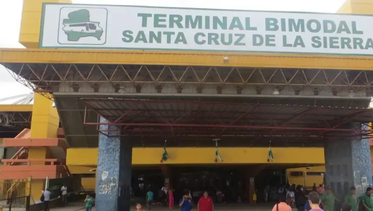 Arrestan a un policía de la Terminal Bimodal tras ser acusado de realizar cobros irregulares