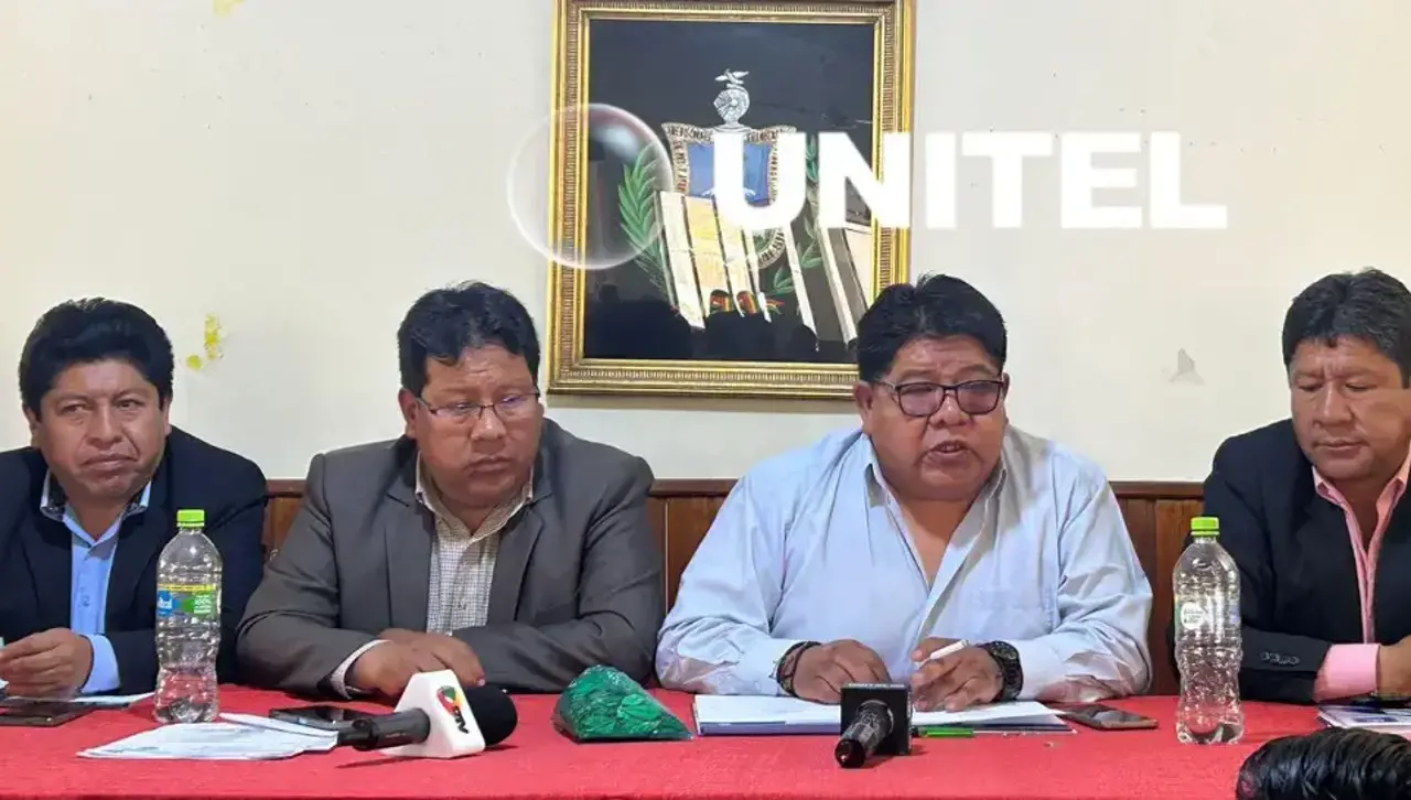 “Con este ‘dieselazo’ está relocalizando a nuestros compañeros”: Choferes de La Paz exigen abrogación del Decreto 5716