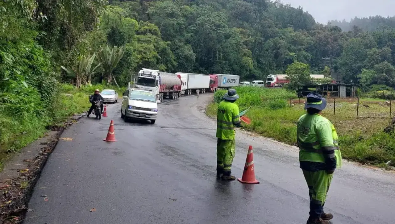 ABC informa del cierre de circulación en un tramo en la carretera nueva entre Cochabamba y Santa Cruz
