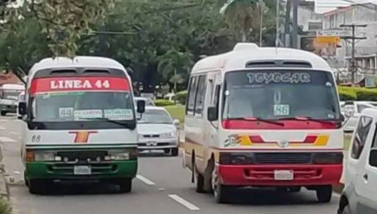 “No hay nada, no hay voluntad”: Micreros se retiran de reunión en el Concejo cruceño y anuncian encuentro del sector