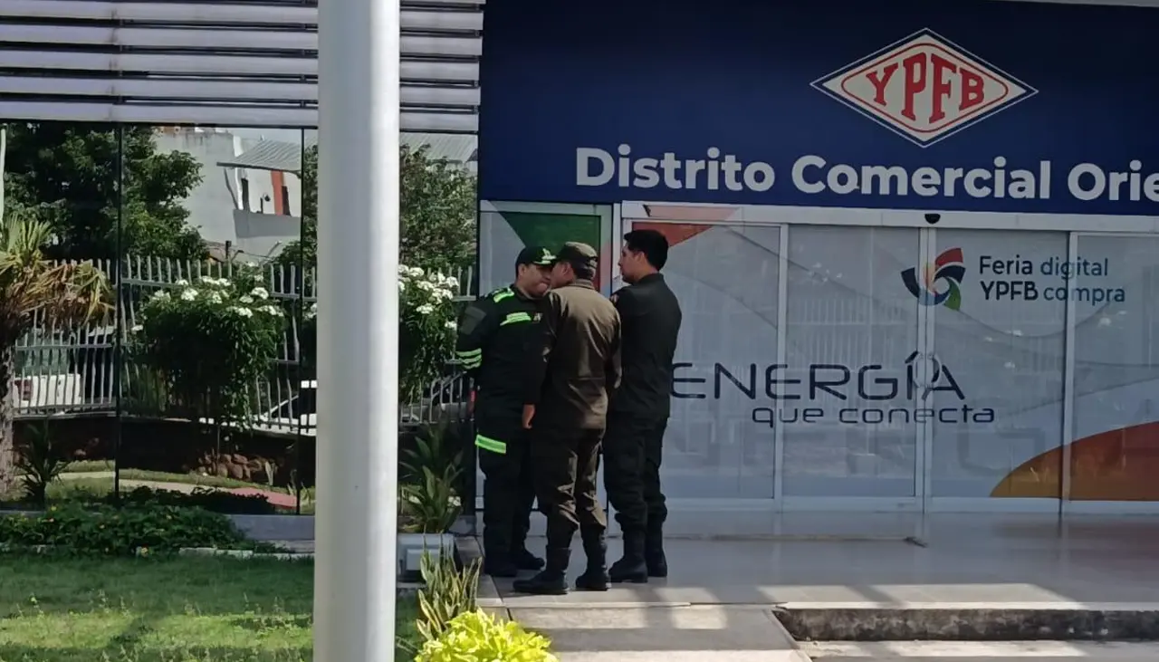 La Fiscalía y la Policía ingresan a instalaciones de YPFB en La Paz, Cochabamba y Santa Cruz 