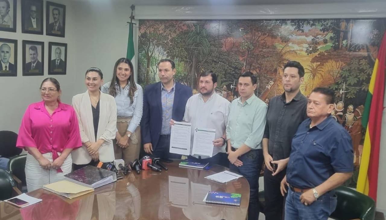 Concejales de UCS y CA acuerdan mantener directiva liderada por Alberti como presidente interino