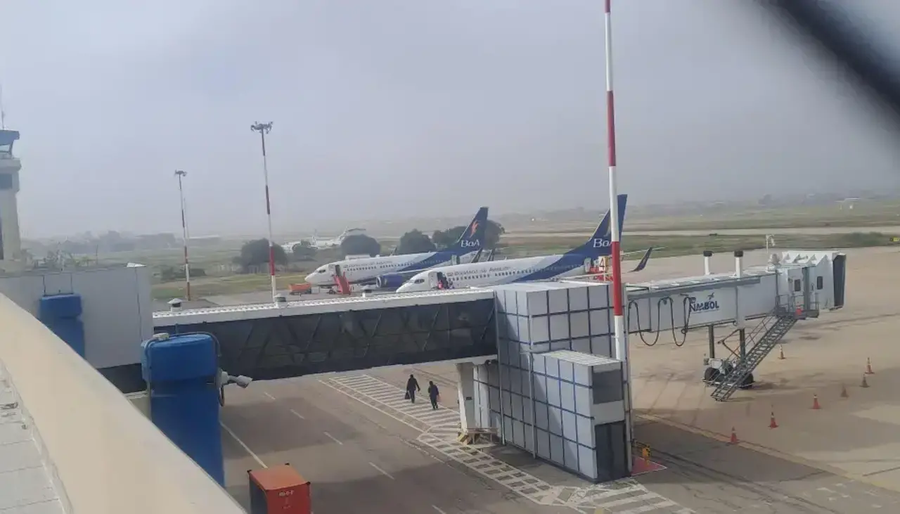 Tome previsiones: Suspenden por dos días los vuelos en el aeropuerto Jorge Wilstermann de Cochabamba, señala Naabol