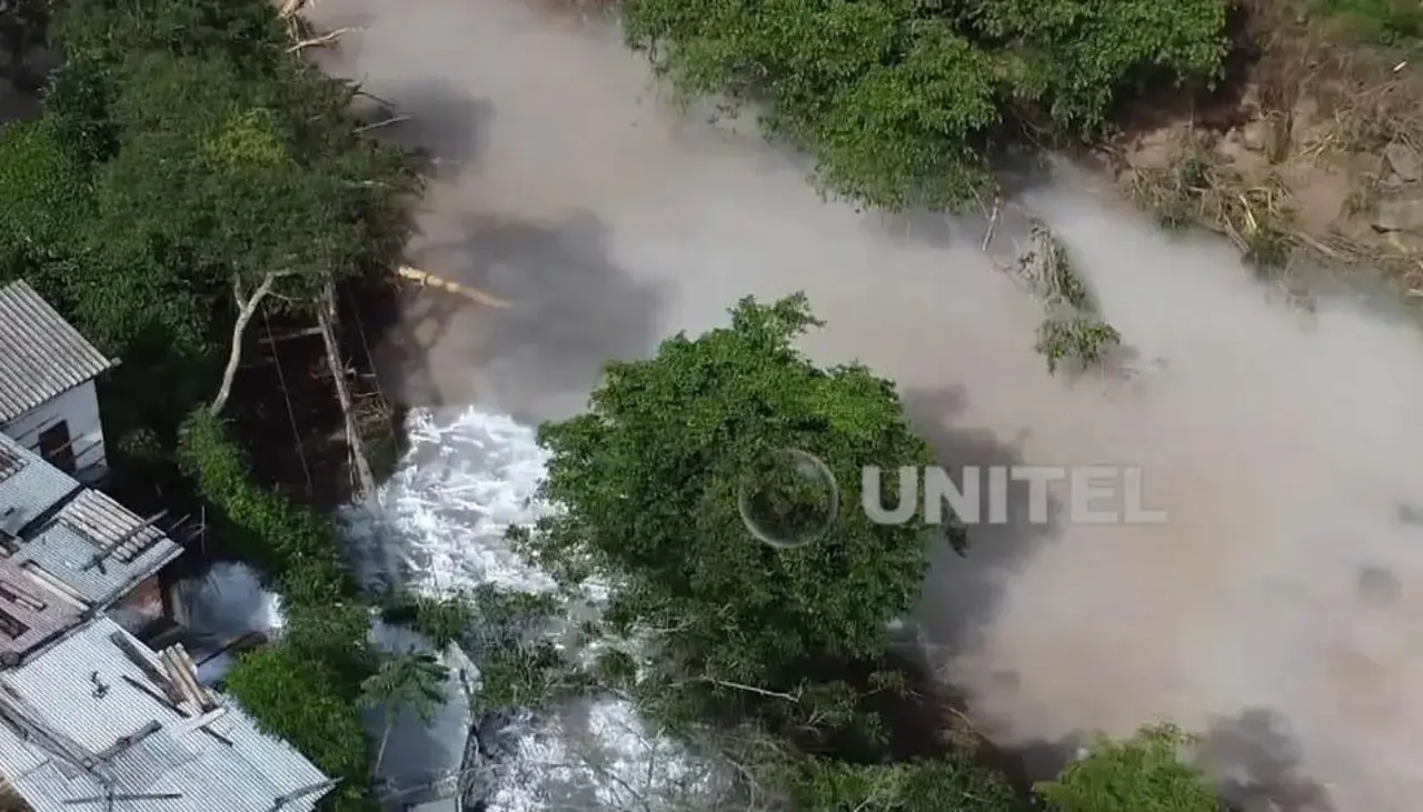 Ducto dañado en Samaipata fue reparado y se anuncia la rehabilitación del tráfico este miércoles