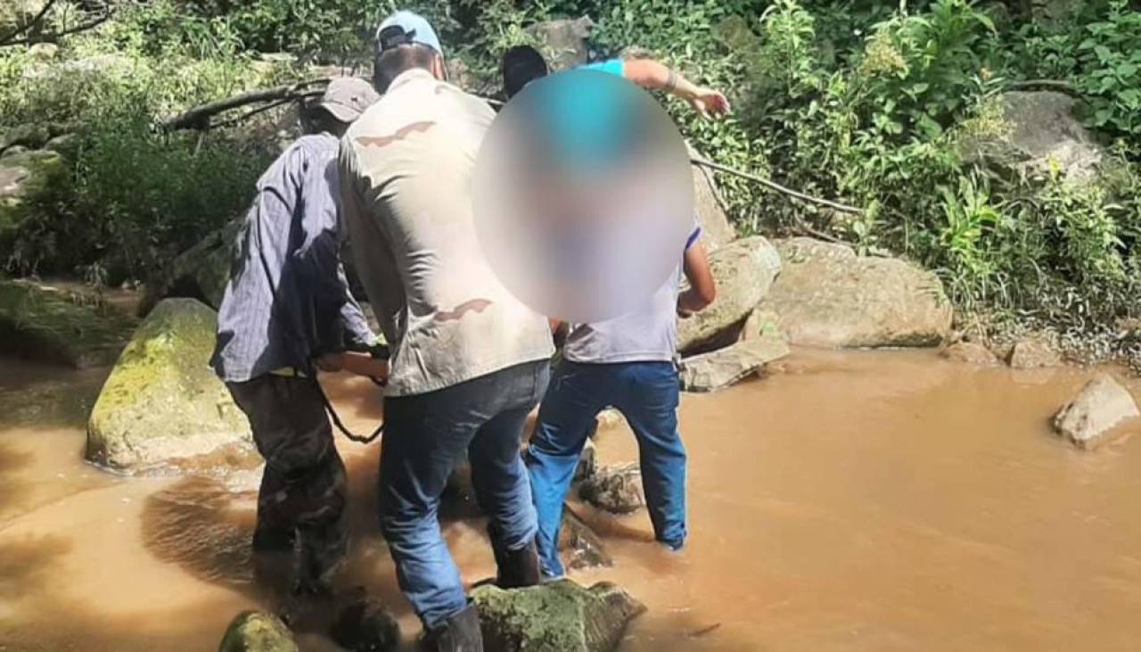 Policía presume que el embarrancamiento de una familia en Samaipata fue por el cansancio del conductor