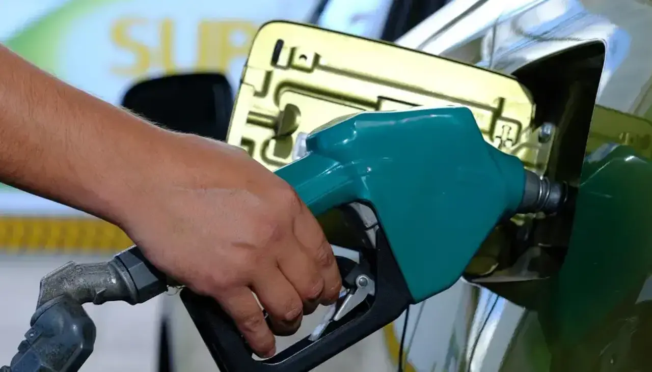 En medio de quejas sobre combustible de “mala calidad”, Asosur denuncia que YPFB no entrega certificados de calidad