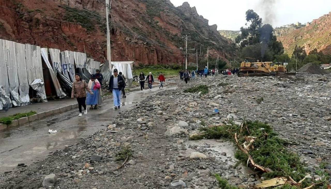 Defensa Civil emite una alerta hidrológica para tres departamentos del país