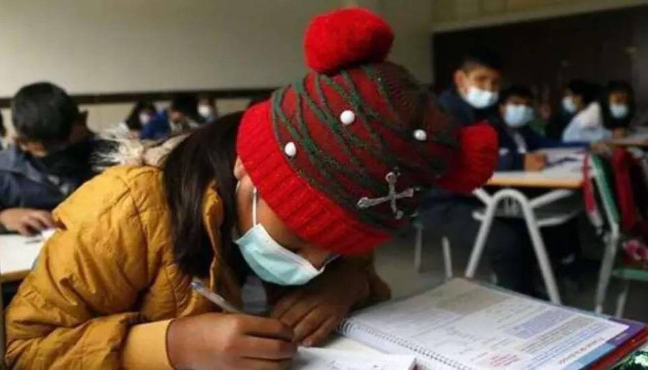Santa Cruz: Por el frío polar, hay tolerancia de hasta media hora en el ingreso a clases, anuncia el director de educación