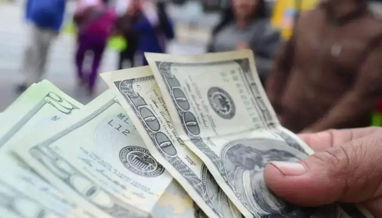 Analista señala que devolución de dólares da certidumbre a los ahorristas