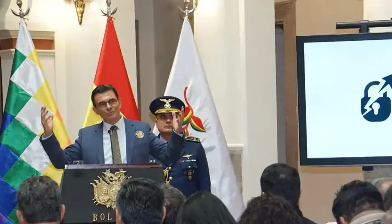 El Gobierno lanza el programa “Tranca cero” para desmontar la burocracia y optimizar servicios