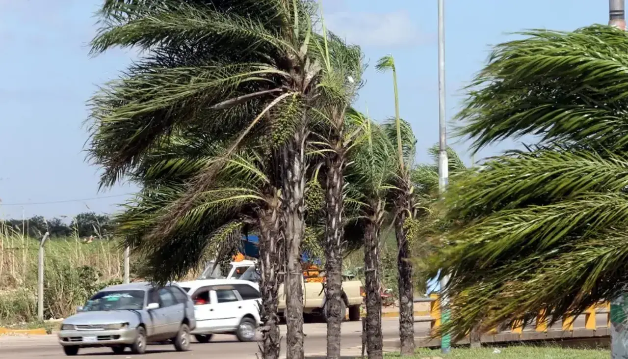 Rige alerta naranja por vientos de hasta 90 km por hora en Santa Cruz, Chuquisaca y Tarija