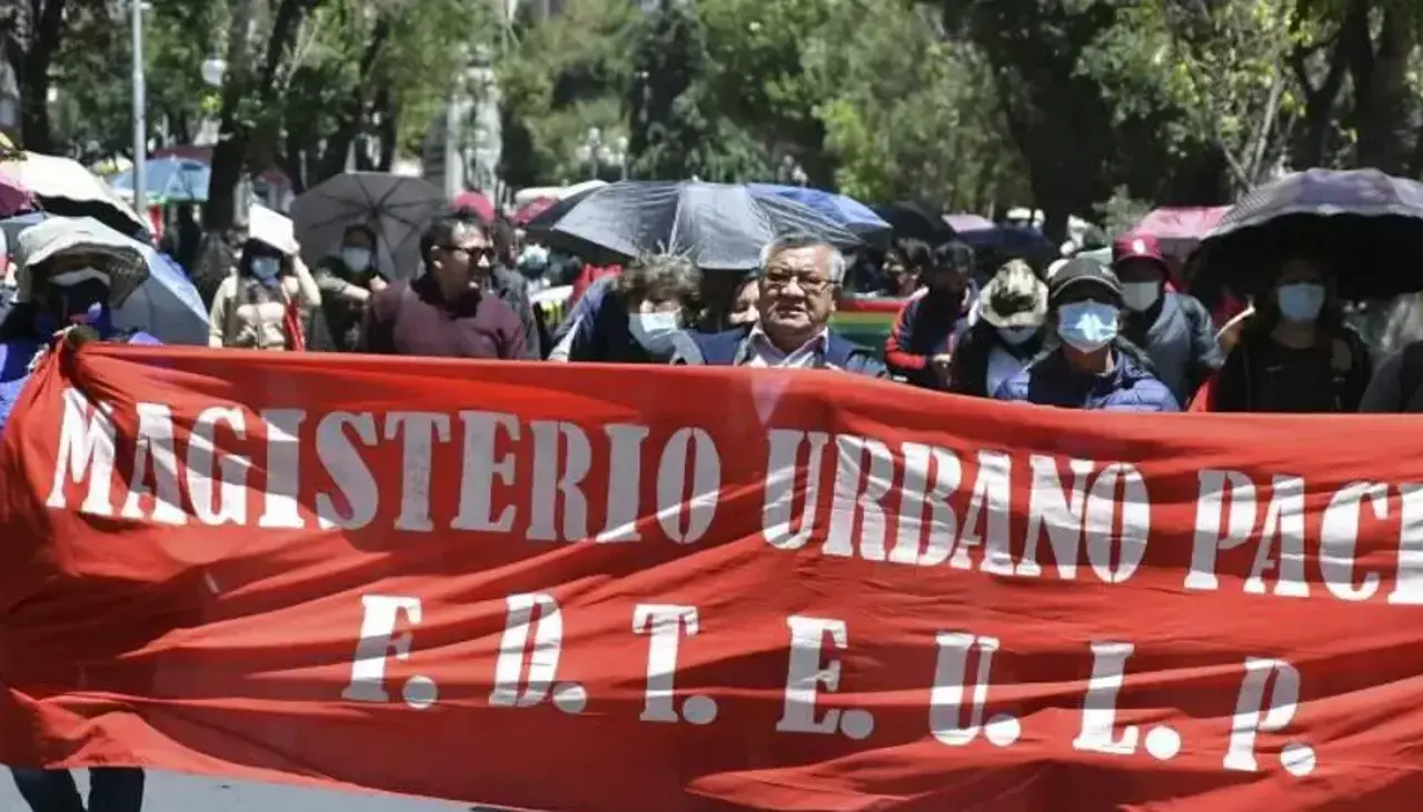 Lunes sin clases: Magisterio urbano y rural cumple paro nacional con marchas y bloqueos