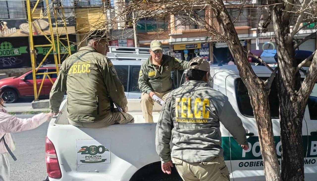 Banda armada roba $us 40.000 en La Paz; uno de los delincuentes se vistió de mujer para cometer el delito