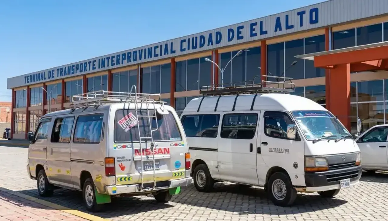 Gobernación de La Paz defiende el incremento de entre 15% y 25% en pasajes interprovinciales