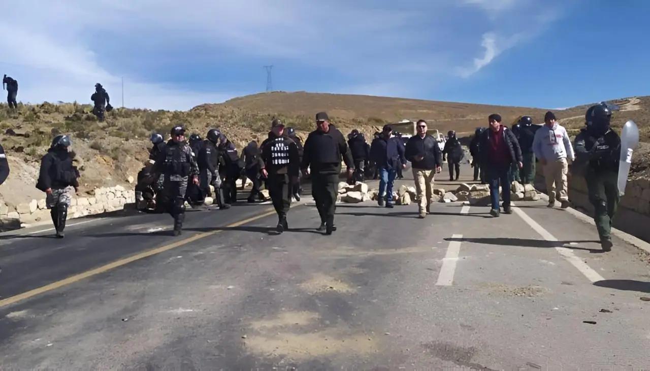 Aguilera señala que se identificaron a los instigadores de la violencia en Llallagua; hay dirigentes y una exautoridad