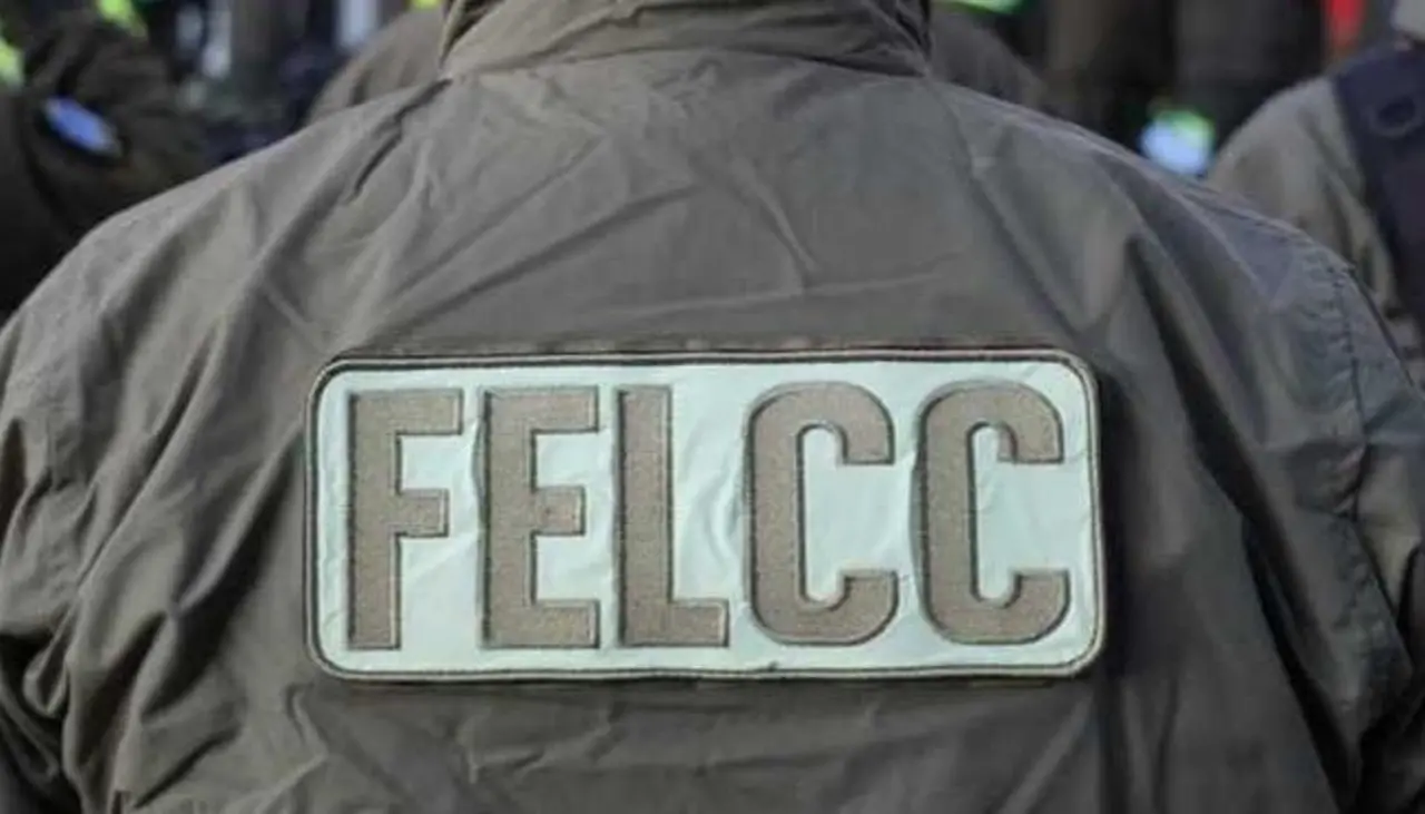 Encuentran muerto a un hombre con signos de violencia dentro de su vehículo