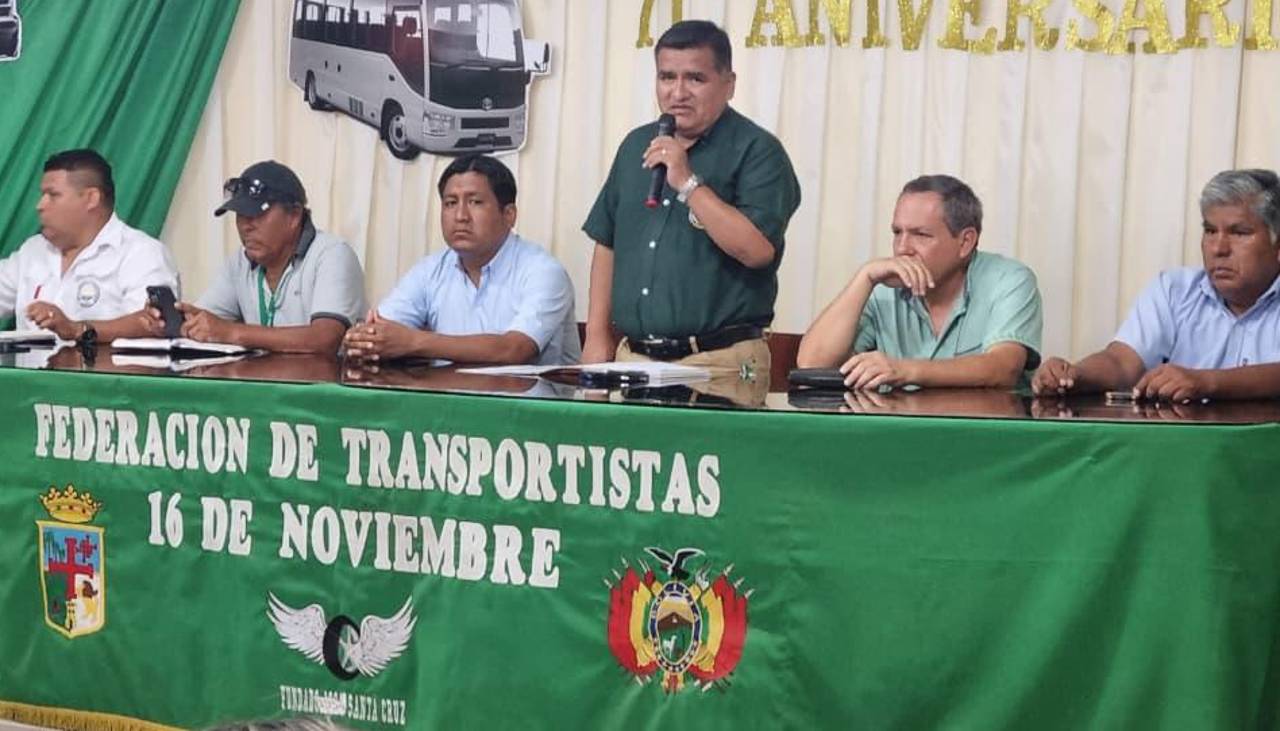 Tras el paro, transporte cruceño se reúne para analizar medidas ante el fin de la subvención al diésel