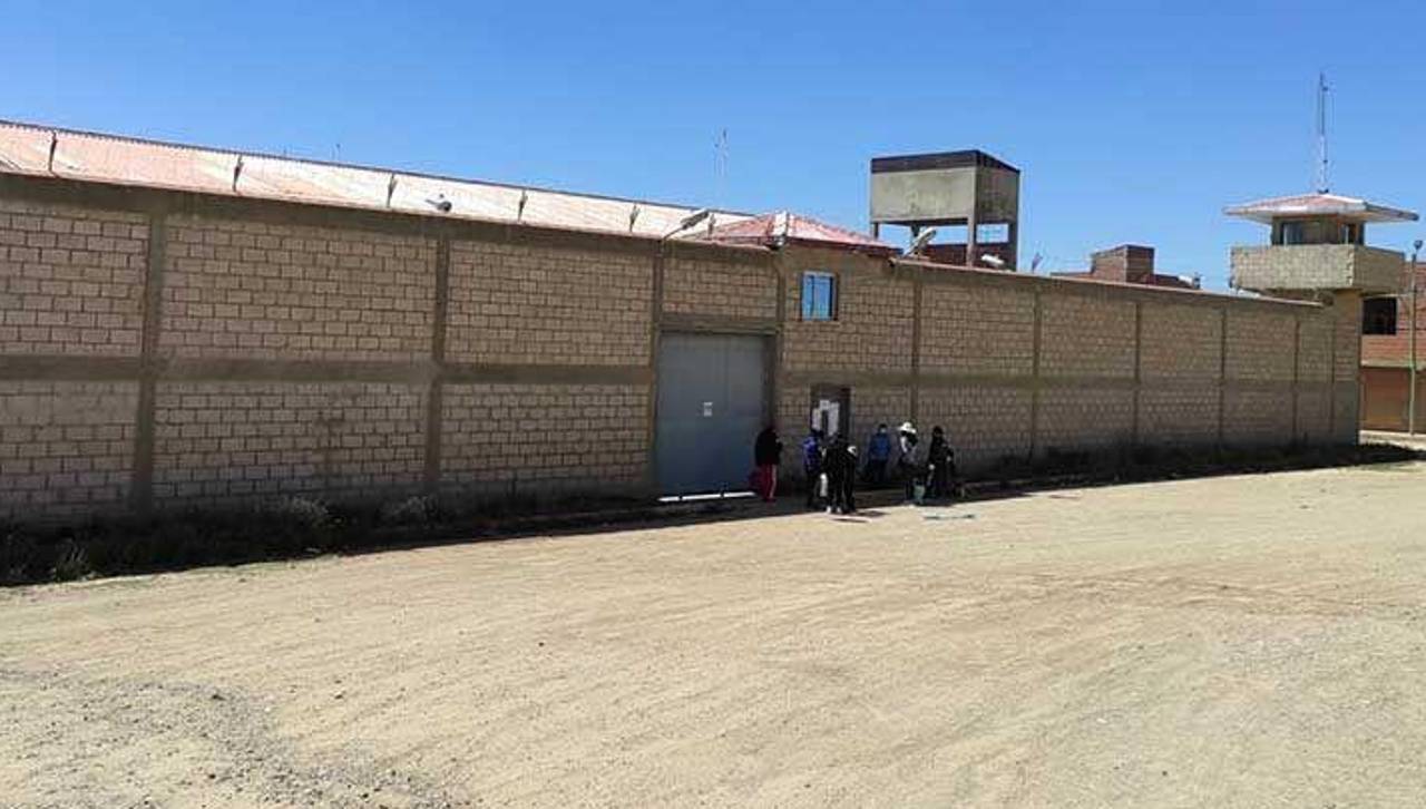 Sentencian a 30 años de cárcel a un hombre que admitió haber apuñalado hasta la muerte a su pareja