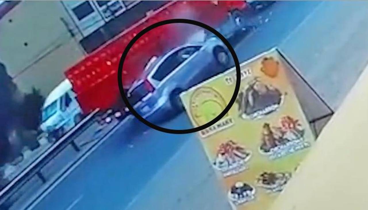 Imágenes sensibles: Conductor en estado de ebriedad fallece tras chocar con su vehículo contra un camión parado
