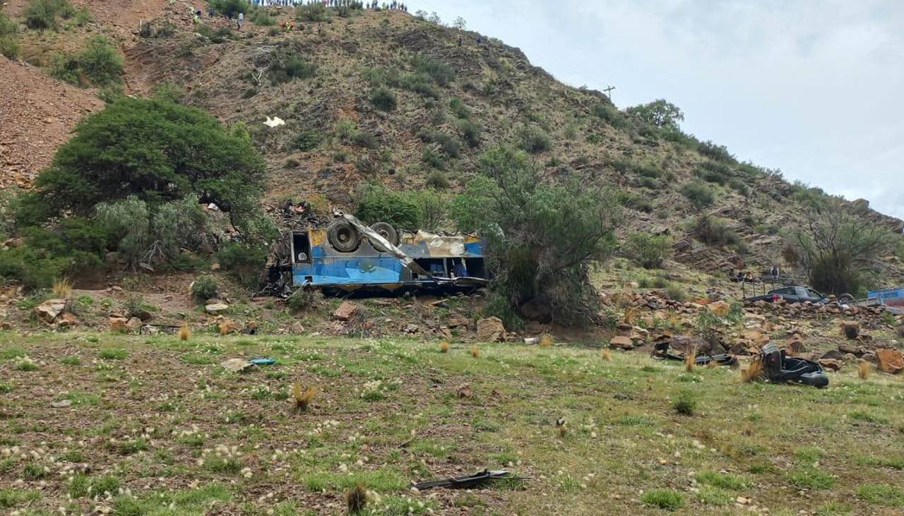 Tragedia en Potosí: Aún no han sido identificadas cinco víctimas del bus que cayó a un barranco