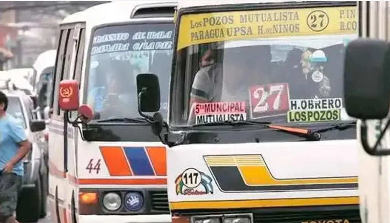 Santa Cruz: Transporte urbano se declara en emergencia por combustible y convoca a un ampliado nacional 