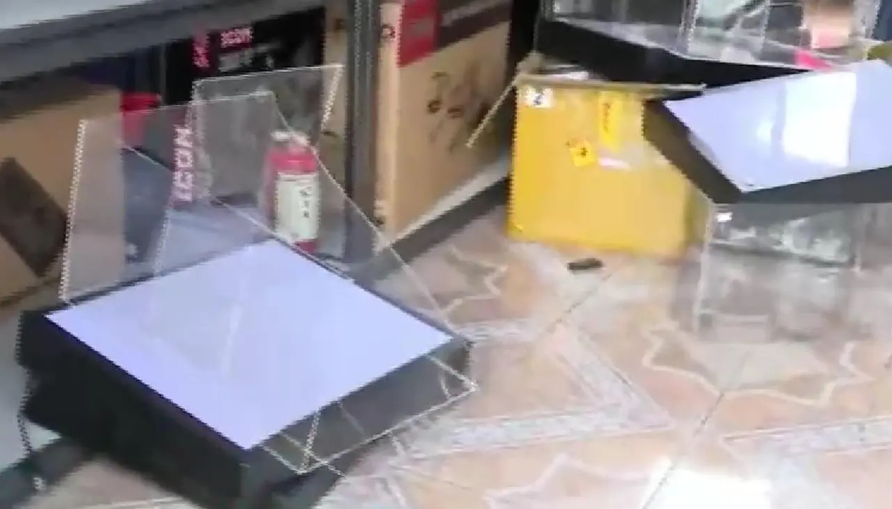 Atracadores encañonan a un comerciante y se llevan valiosos equipos para talleres de vehículos