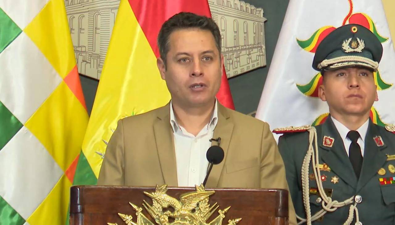 Lara dice que Paz debe iniciar un diálogo y ser autocrítico
