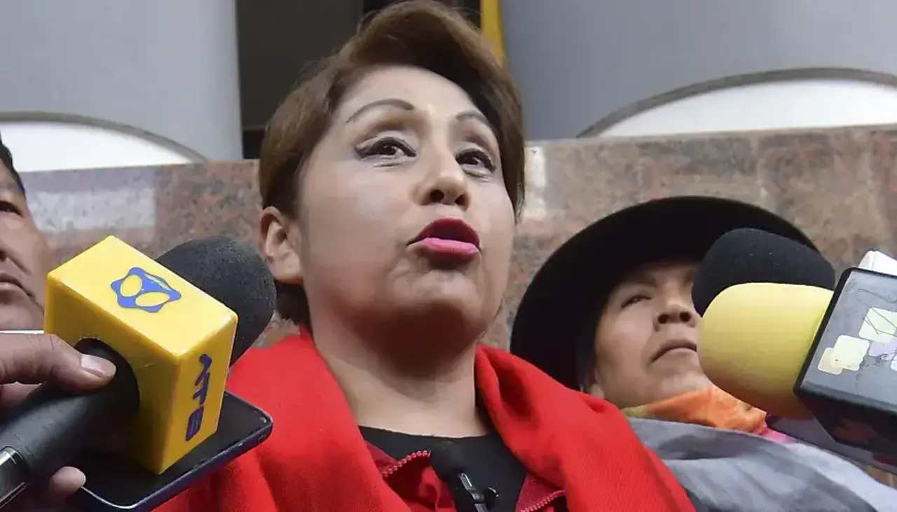 Juzgado se declara incompetente y envía a Shinahota la denuncia contra Ruth Nina, según Conade